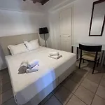 Mykonos 2 Bedroom House With Swimming Pool アパート