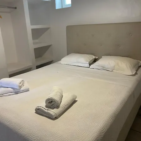 Mykonos 2 Bedroom House With Swimming Pool Apartman